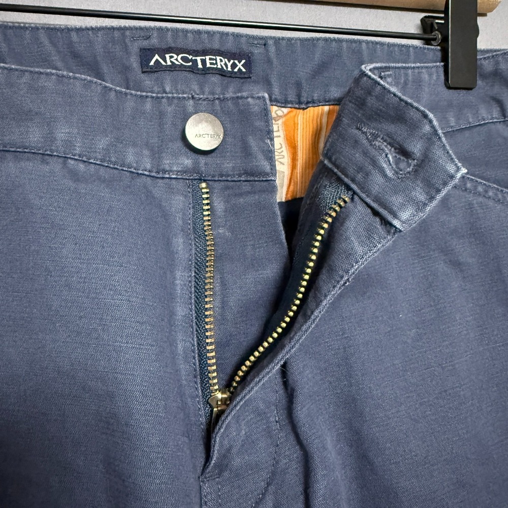 Arc'teryx Cropped Pants Women Size 10 Blue Gorpcore Outdoor Hiking Travel Cotton - Picture 8 of 14